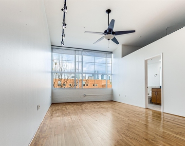 1312 Live Oak Street - Photo Thumbnail 10