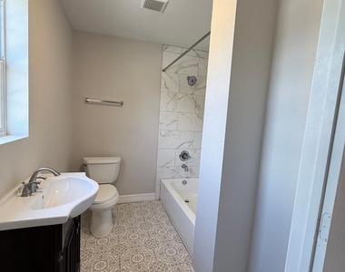 909 Rittenhouse Street - Photo Thumbnail 7