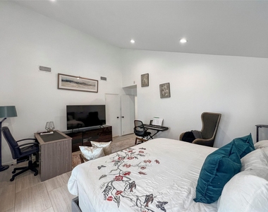2358 Binley Drive - Photo Thumbnail 31