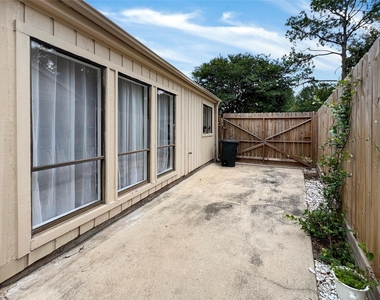 2358 Binley Drive - Photo Thumbnail 35