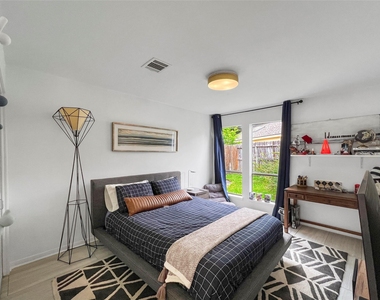 2358 Binley Drive - Photo Thumbnail 26