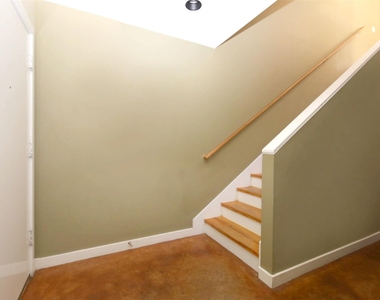 2819 Crawford - Photo Thumbnail 17