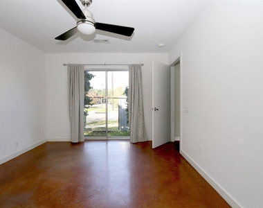 2819 Crawford - Photo Thumbnail 19