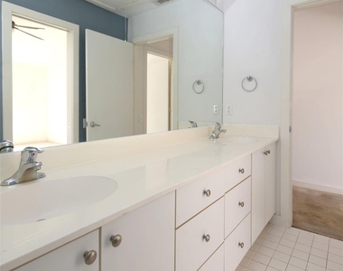 2819 Crawford - Photo Thumbnail 15