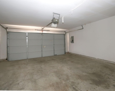 2819 Crawford - Photo Thumbnail 24