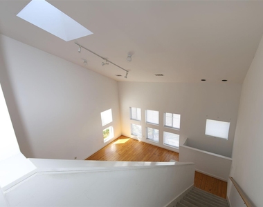 2819 Crawford - Photo Thumbnail 10