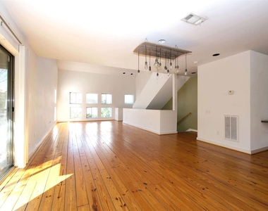 2819 Crawford - Photo Thumbnail 5