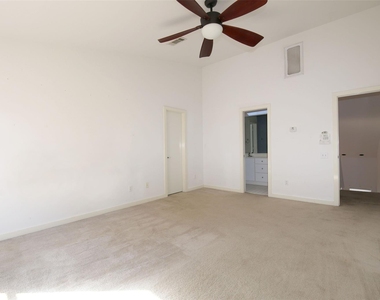 2819 Crawford - Photo Thumbnail 12