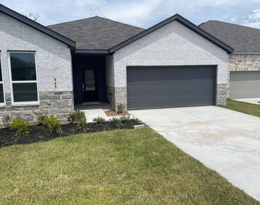 545 Shoreview Drive - Photo Thumbnail 1