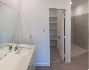 545 Shoreview Drive - Photo Thumbnail 11