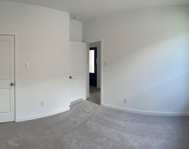 545 Shoreview Drive - Photo Thumbnail 19