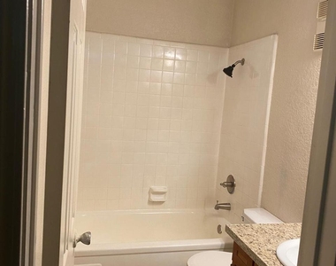 8100 Creekbend Drive - Photo Thumbnail 11