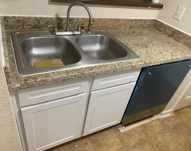 8100 Creekbend Drive - Photo Thumbnail 9