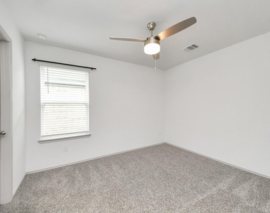 3521 Rockefeller Road - Photo Thumbnail 31