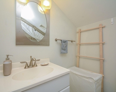 9906 Cedardale Drive - Photo Thumbnail 31