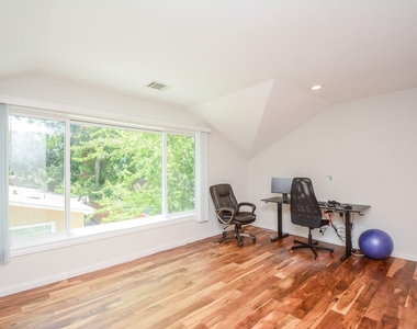 9906 Cedardale Drive - Photo Thumbnail 29