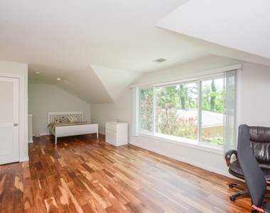 9906 Cedardale Drive - Photo Thumbnail 27