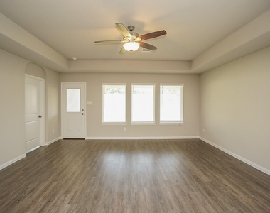 3331 Rosselli Brush Drive - Photo Thumbnail 5
