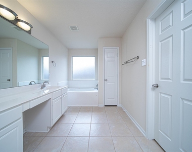 20547 Upland Fair Lane - Photo Thumbnail 11