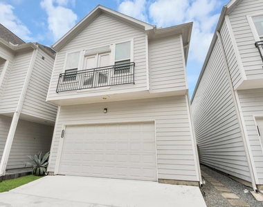 1805 Napa Creek Lane - Photo Thumbnail 2
