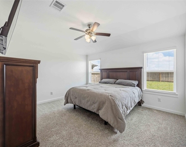 9522 Wall Street - Photo Thumbnail 14