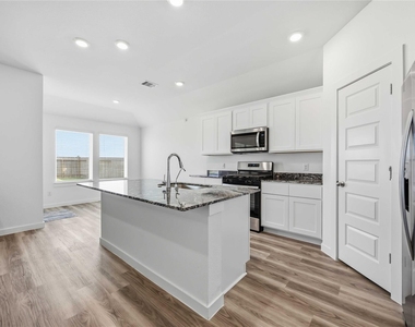 9522 Wall Street - Photo Thumbnail 11