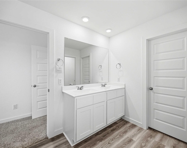 9522 Wall Street - Photo Thumbnail 17