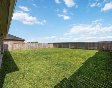 9522 Wall Street - Photo Thumbnail 26