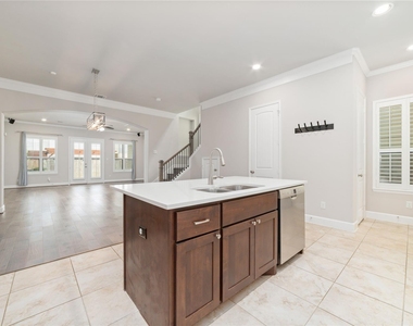 5020 Dickson Street - Photo Thumbnail 7