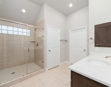 5020 Dickson Street - Photo Thumbnail 19