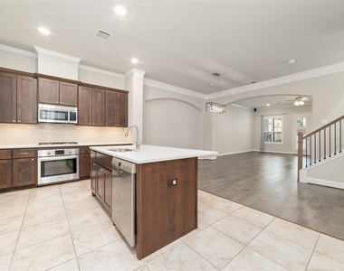 5020 Dickson Street - Photo Thumbnail 3