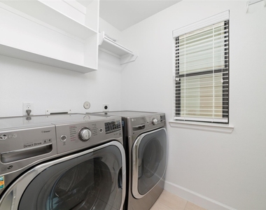 5020 Dickson Street - Photo Thumbnail 28