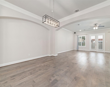 5020 Dickson Street - Photo Thumbnail 8