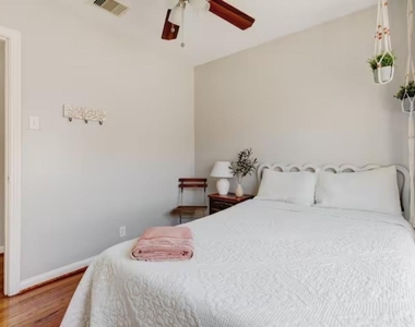 3606 Yosemite Street - Photo Thumbnail 5