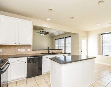 9135 Edgeloch Drive - Photo Thumbnail 13
