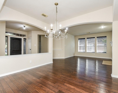 9135 Edgeloch Drive - Photo Thumbnail 4