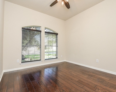 9135 Edgeloch Drive - Photo Thumbnail 20