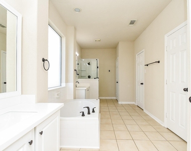 9135 Edgeloch Drive - Photo Thumbnail 18