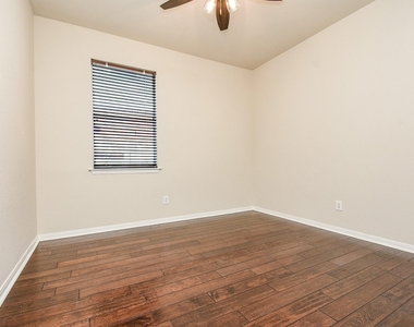 9135 Edgeloch Drive - Photo Thumbnail 24