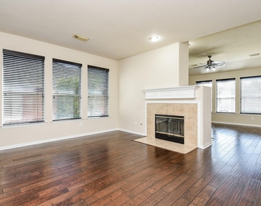9135 Edgeloch Drive - Photo Thumbnail 6
