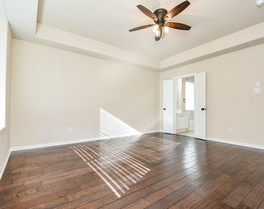 9135 Edgeloch Drive - Photo Thumbnail 17