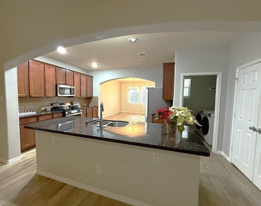 14322 Heath Falls Lane - Photo Thumbnail 5