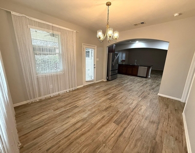 14322 Heath Falls Lane - Photo Thumbnail 4