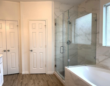 14322 Heath Falls Lane - Photo Thumbnail 12