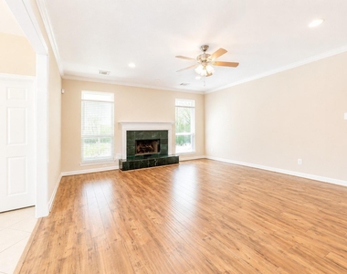 1727 Park Forest Drive - Photo Thumbnail 6