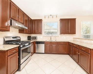 1727 Park Forest Drive - Photo Thumbnail 8