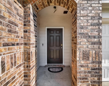 21422 Chester Cliff Lane Lane - Photo Thumbnail 4