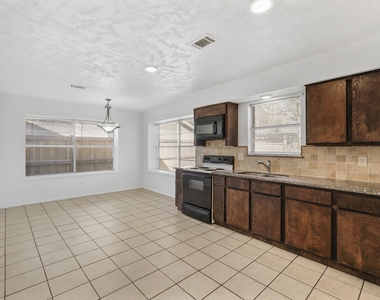 15226 Flamingo Park - Photo Thumbnail 12