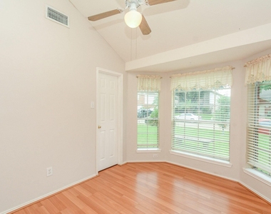 19715 Lindenfield Court - Photo Thumbnail 11