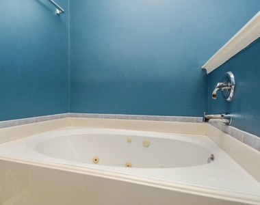 19715 Lindenfield Court - Photo Thumbnail 20